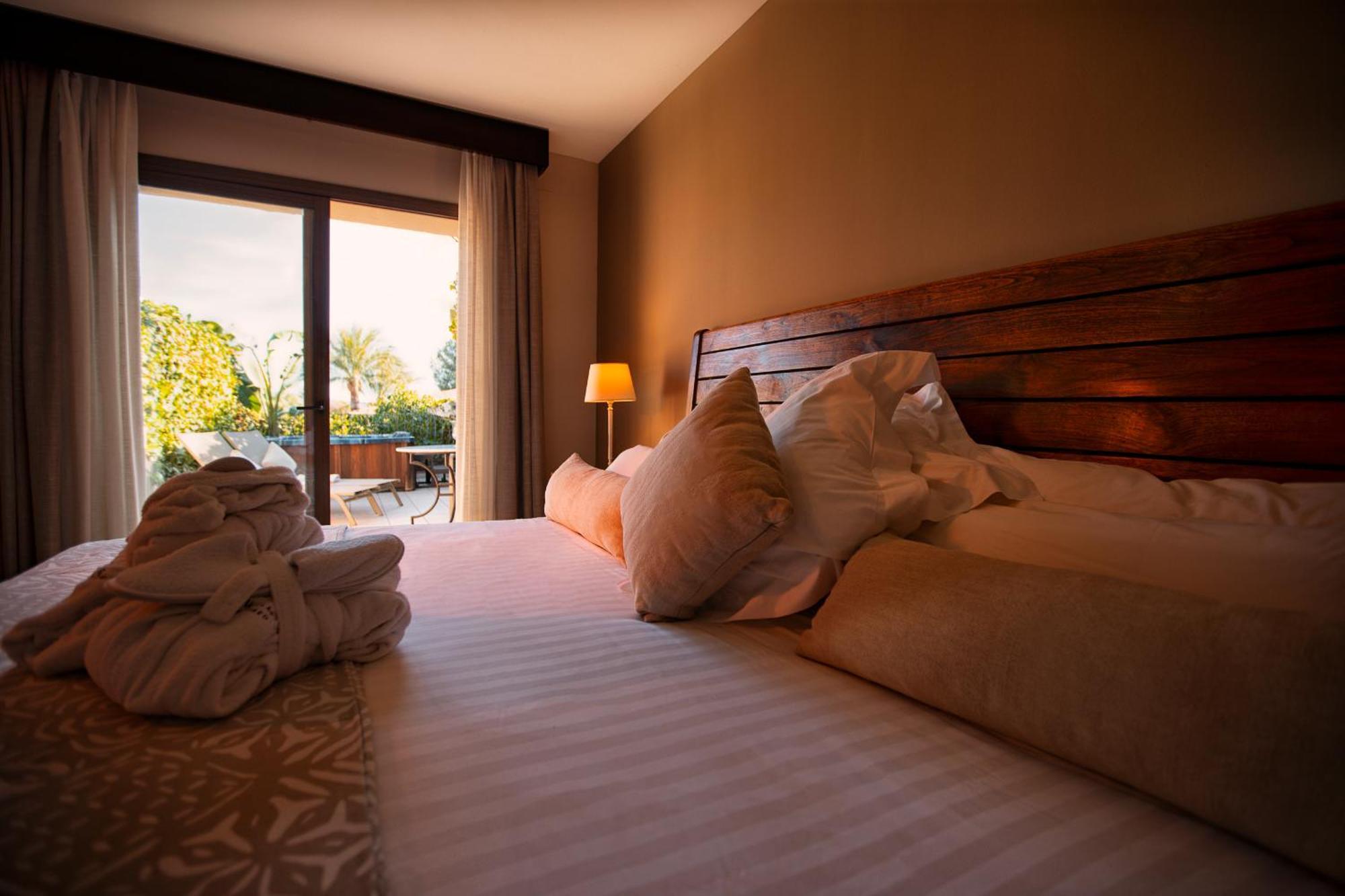 Swiss & - Designed For Adults 4*